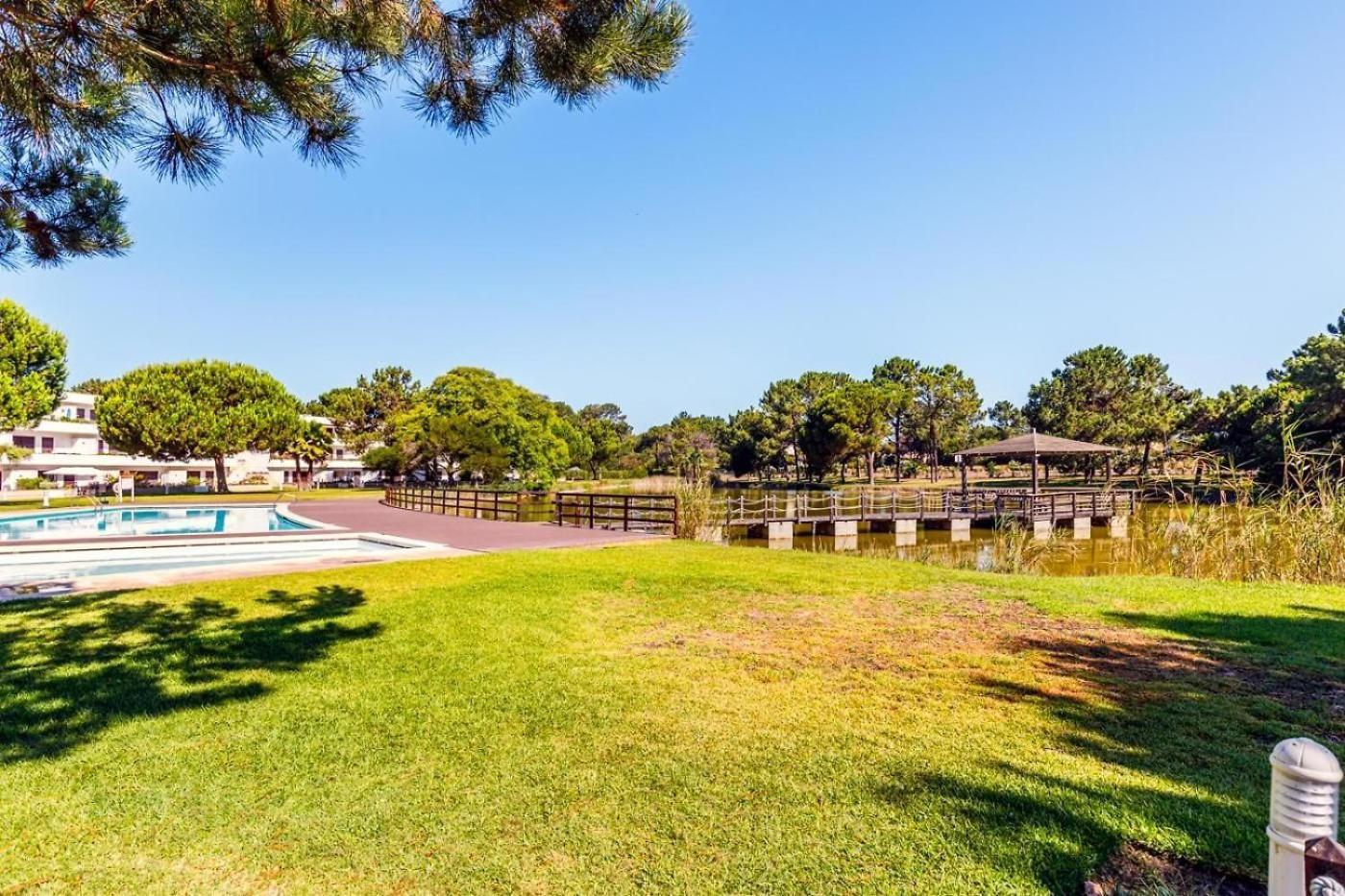 Private Lake Condo Apartment - Troia Luaran gambar